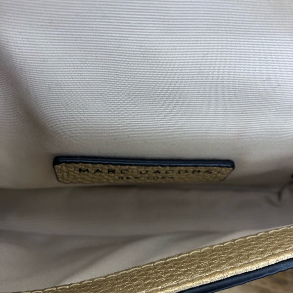 Like New Marc Jacobs Groove Gold Metallic Leather Mini Crossbody Bag - Picture 6 of 6